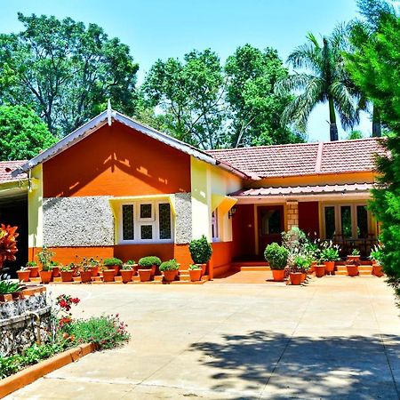 Niraamaya Blue Mountain -Chikmagalur Bed & Breakfast Tarikere Eksteriør bilde